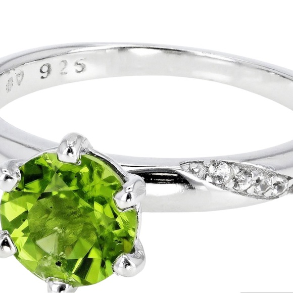 1.20 ctw Peridot Solid Sterling Silver Ring - Picture 2 of 5